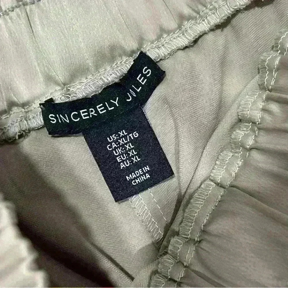 Sincerely Jules Women’s Wide Leg Satin Designer Stretch Dress Pants Tan Size XL - Picture 2 of 5